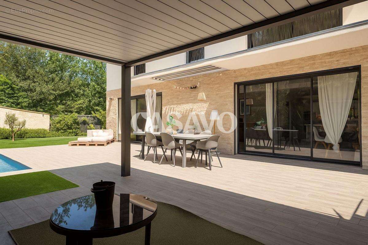 Maison à LE THOLONET