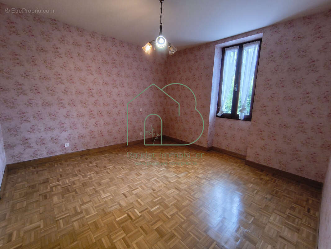 Maison 84 m² à Decazeville  - photo 7