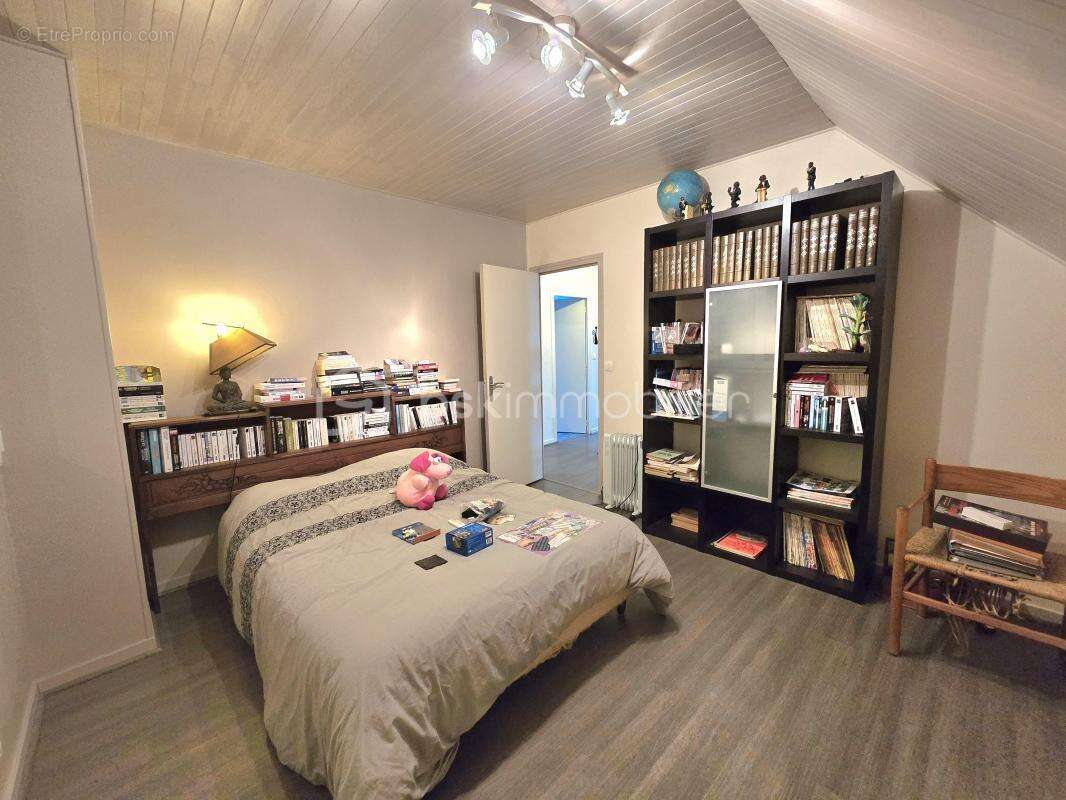 Maison à LA CHAPELLE-SAINT-MESMIN