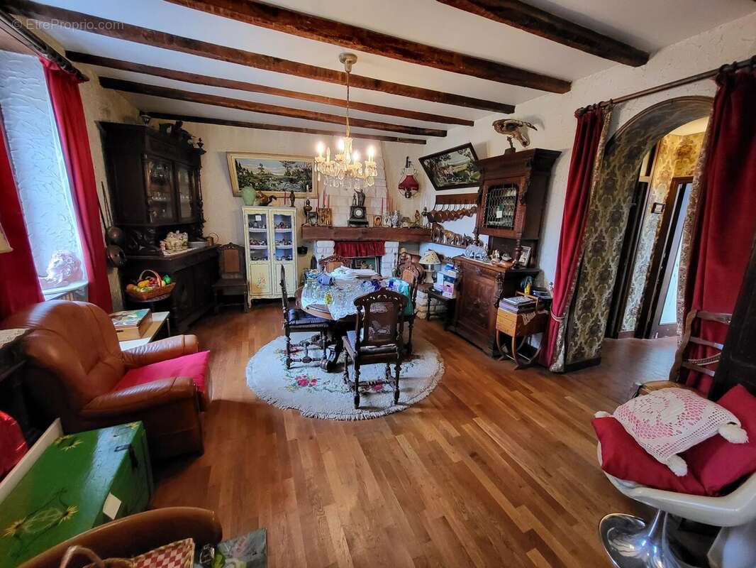 Maison à MONTMORILLON