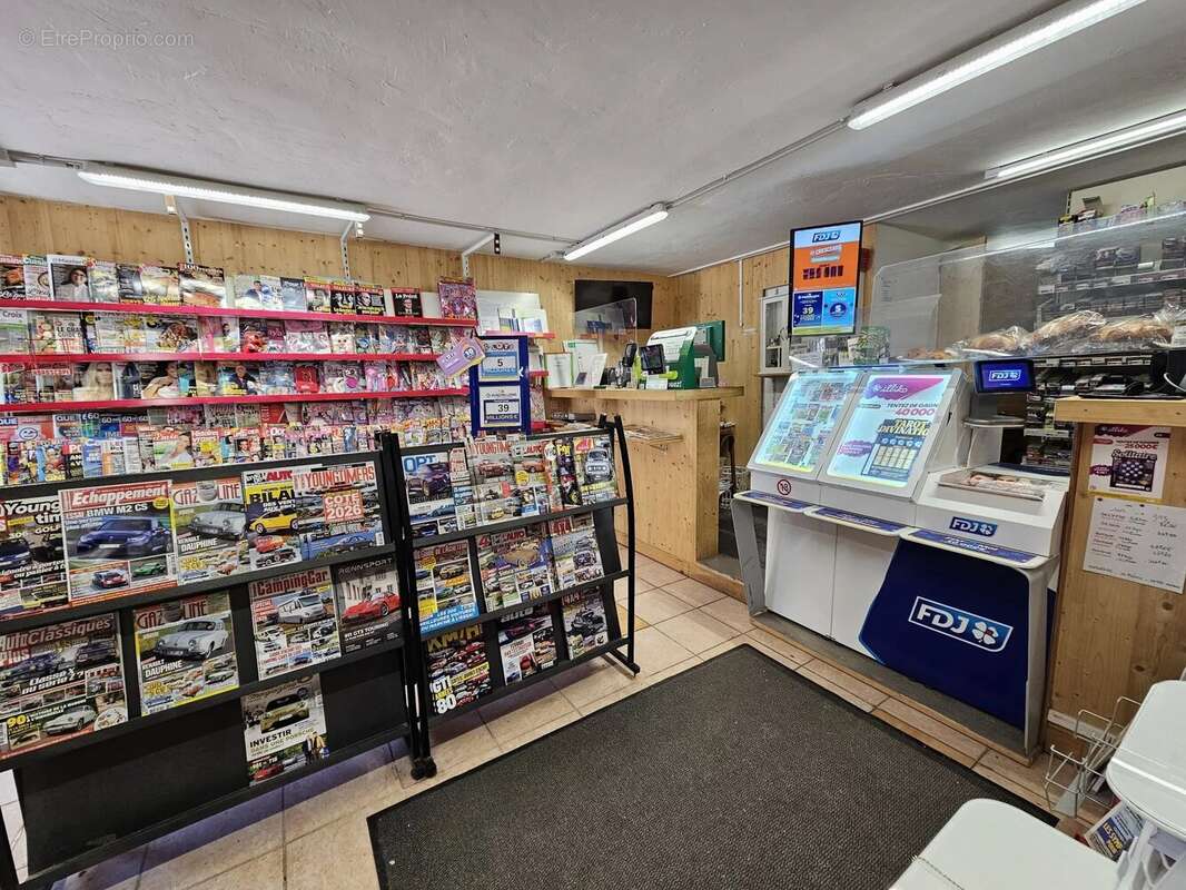 Vente Fond et Mur d'un commerce à Andon - photo 3
