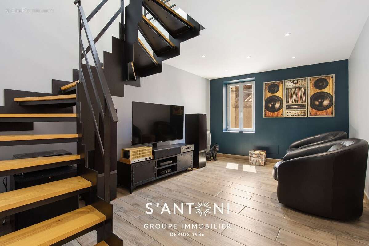 Maison à SAINT-GENIES-DE-FONTEDIT