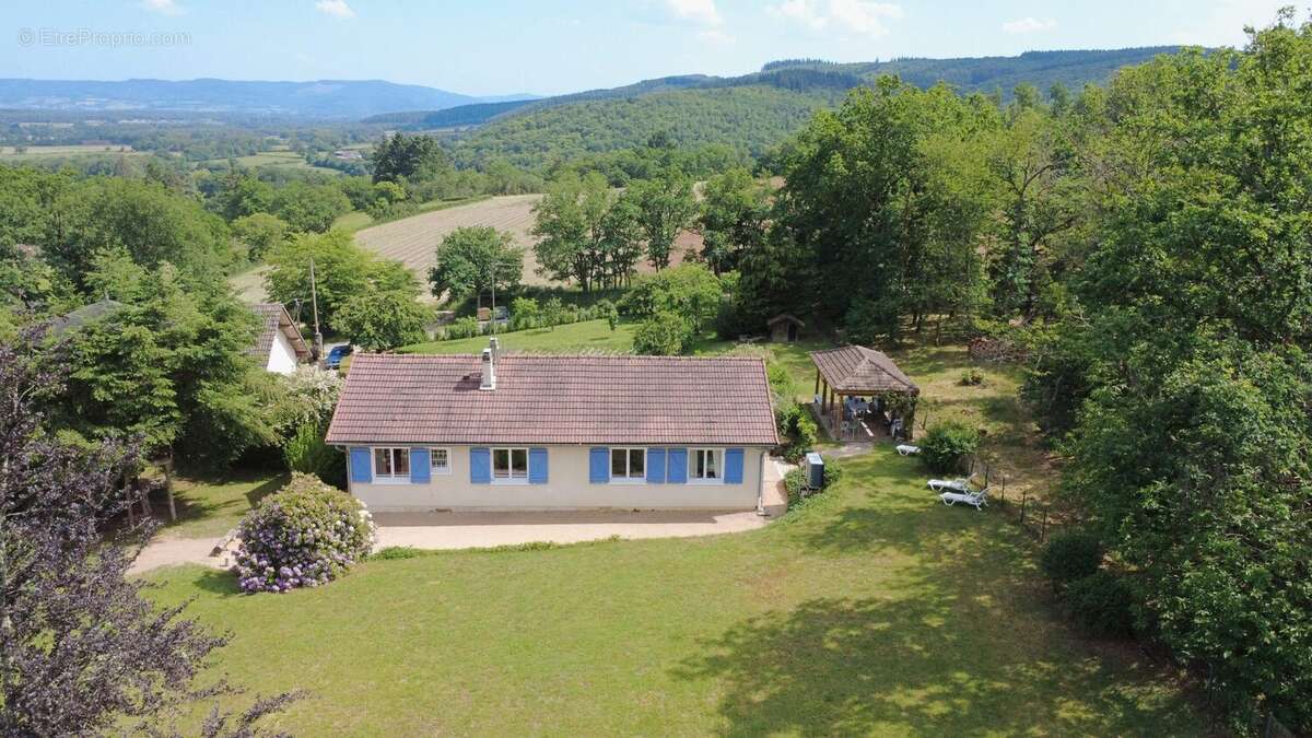 Maison à LA CELLE-EN-MORVAN
