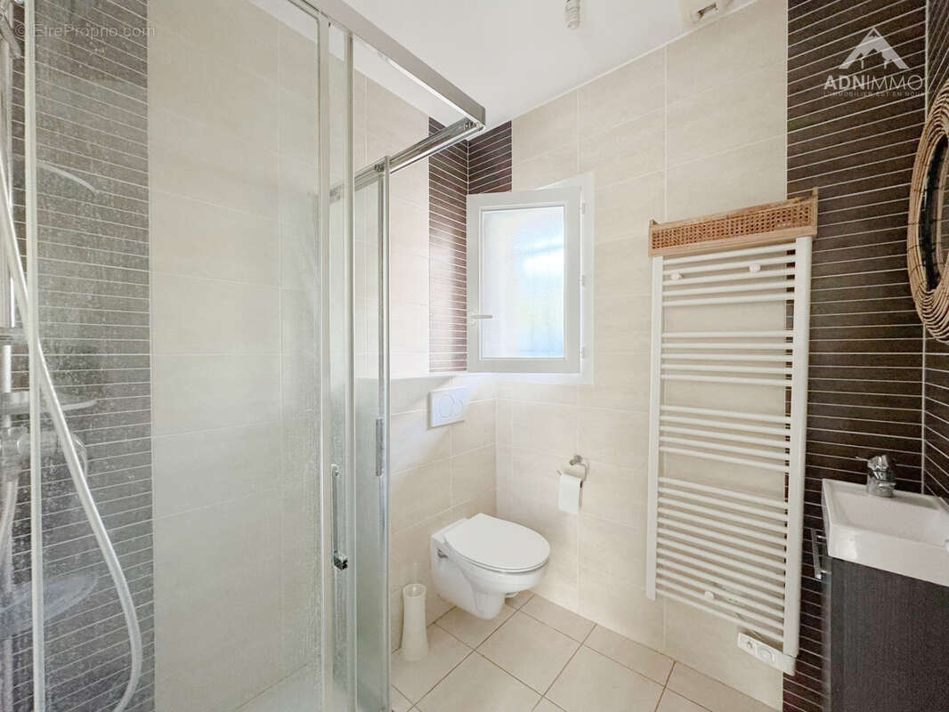 Maison à SAINT-GENIS-POUILLY