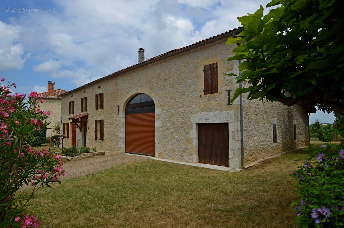 Maison à LANDERROUAT