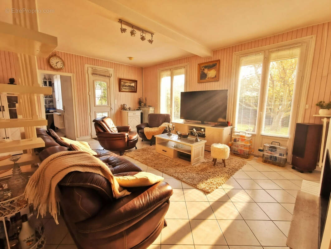 Maison à BAILLEAU-ARMENONVILLE