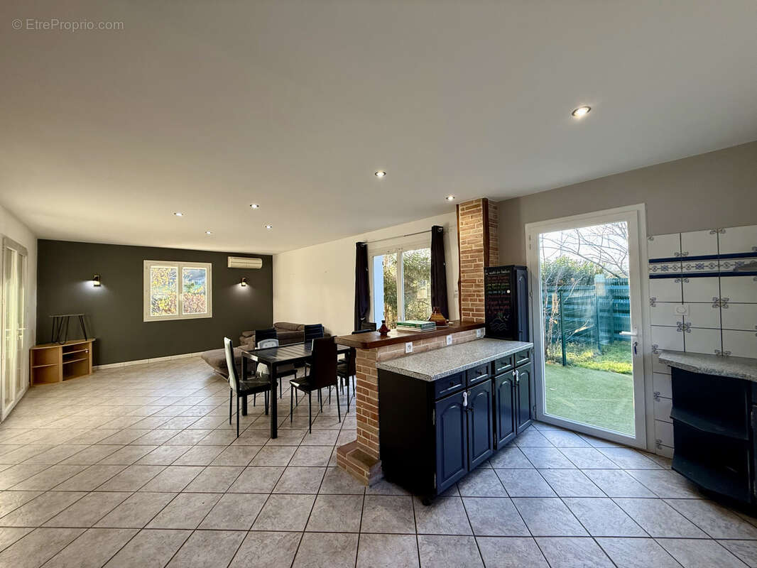 Maison à LE CASTERA