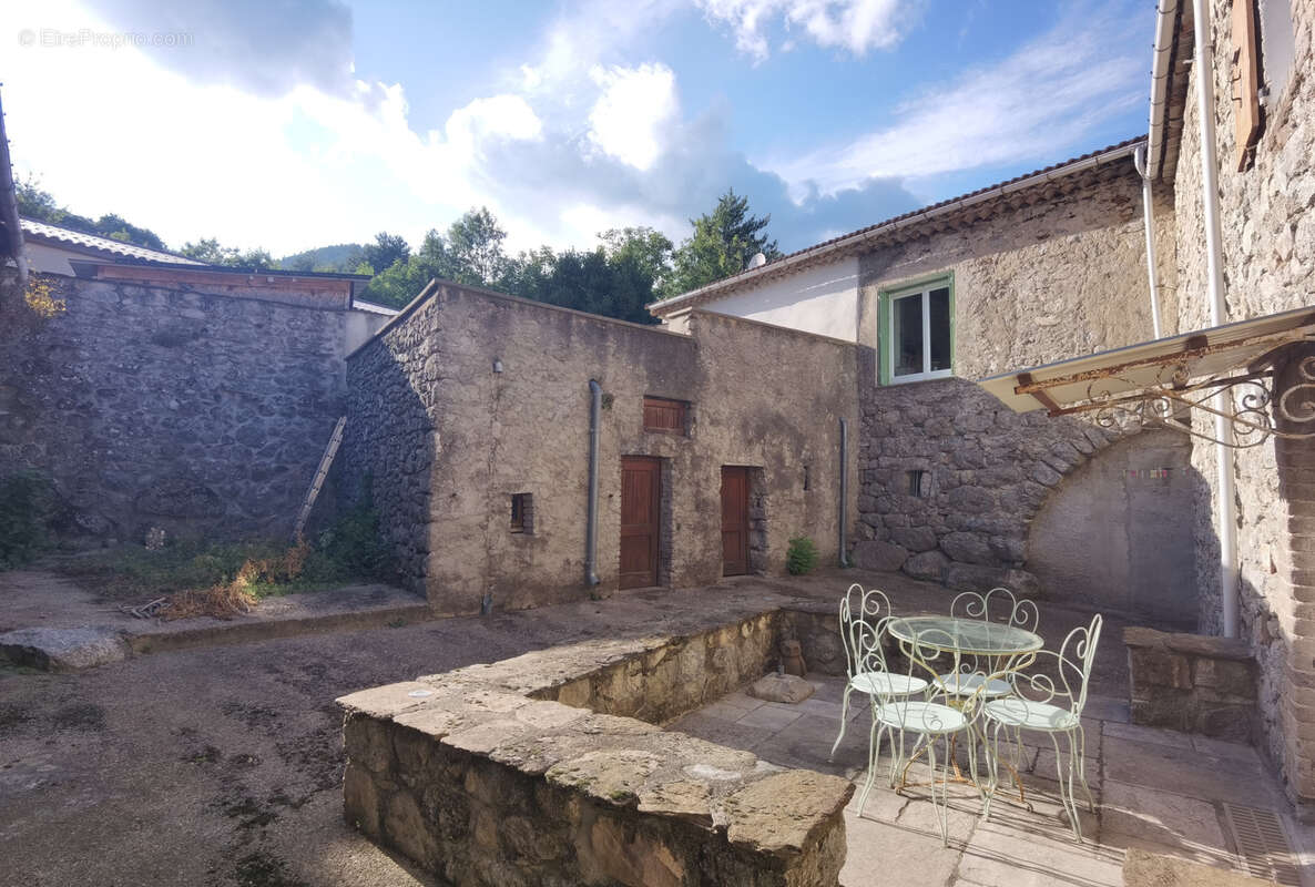 Maison de village à fort potentiel - photo 3