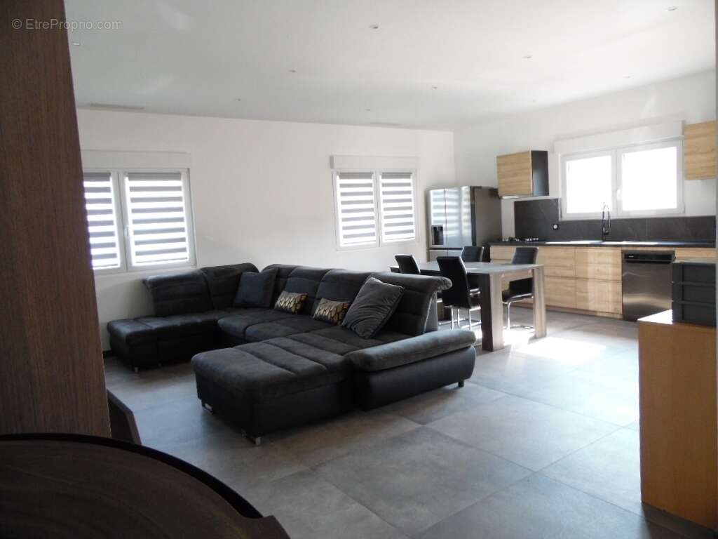 Maison à VIEUX-MOULIN