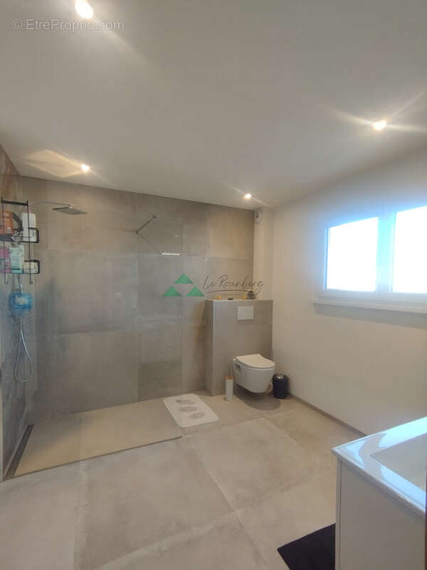 Maison individuelle construite en 2022 d'environ 90m2 sur un terrain de 3,92 ares proche de la frontière Suisse - photo 9