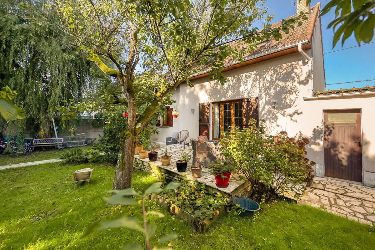 Maison à ROISSY-EN-BRIE