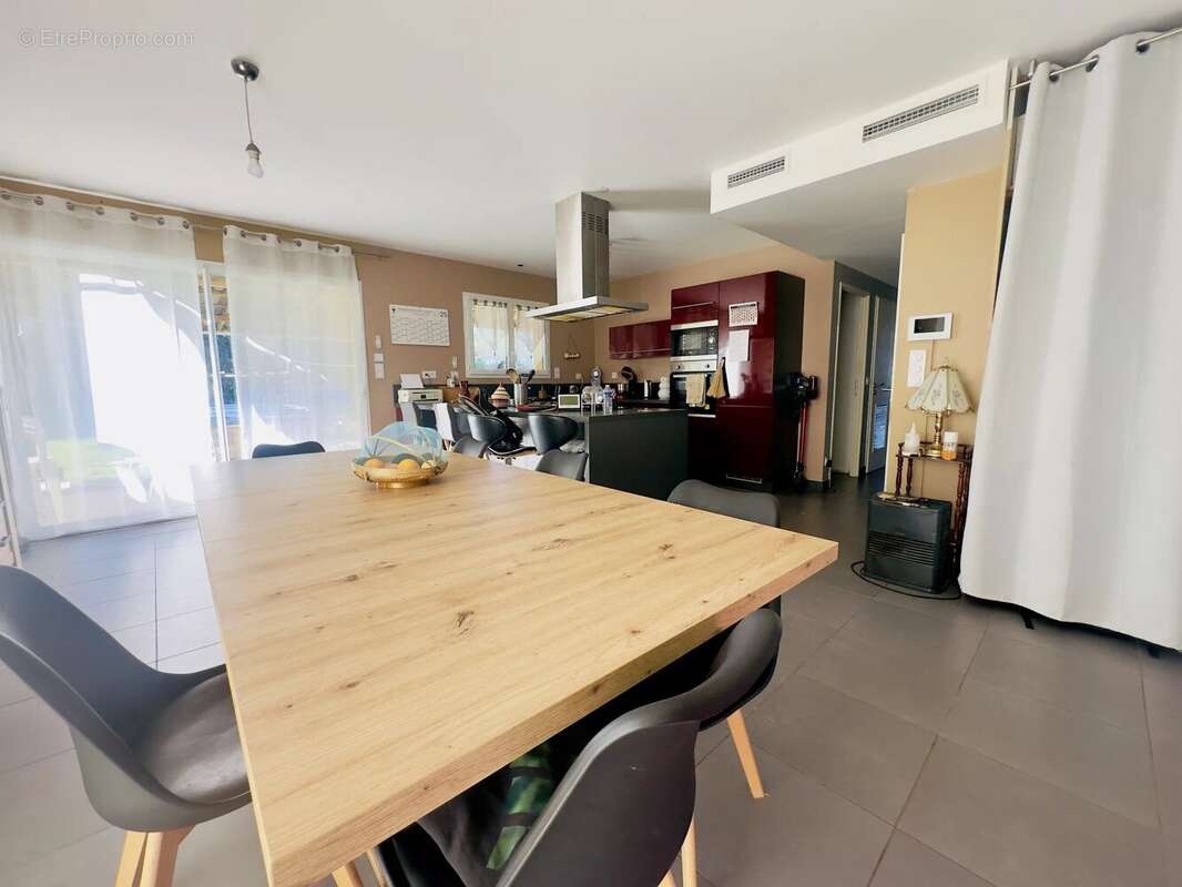 Maison à CONNE-DE-LABARDE