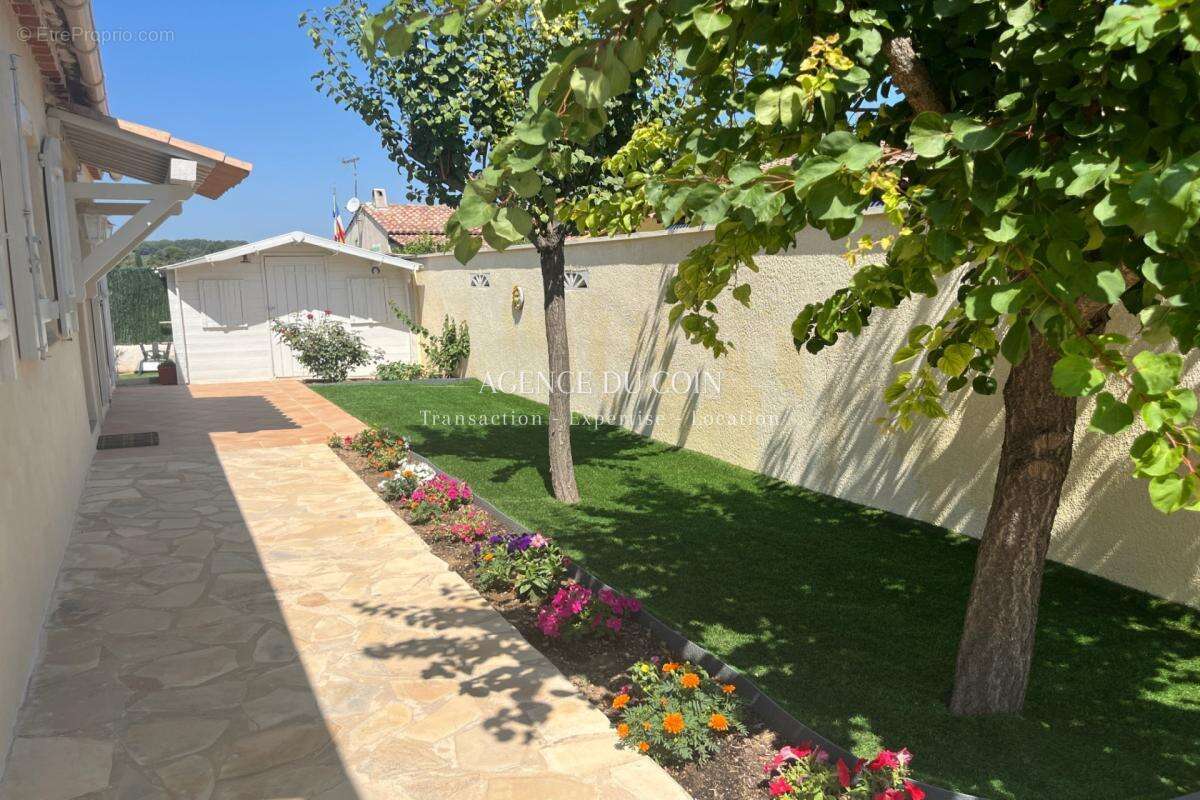 83490 le muy - maison de plain pied entierement meublee avec - photo 14