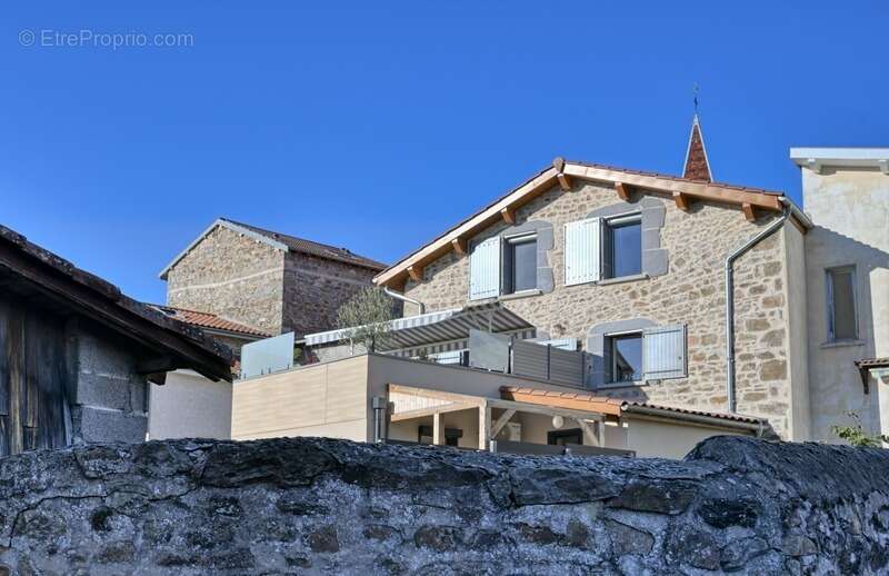 Maison à SAINT-MARTIN-EN-HAUT