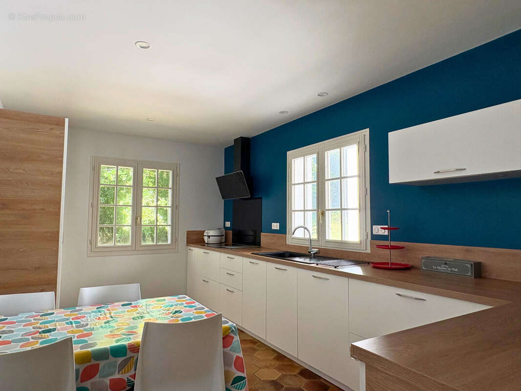 MAISON de plain-pied au coeur des bois avec 4 chambres, garage et dépendances aux portes de COGNAC - photo 6