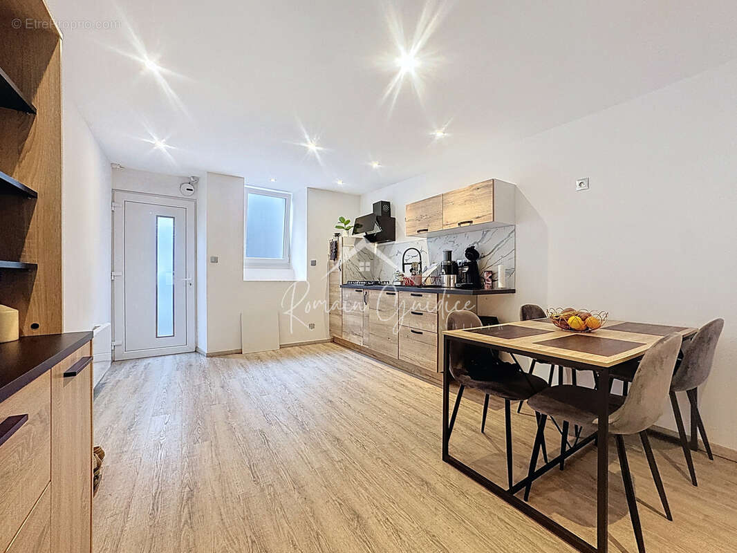 Maison à SAINT-GEORGES-DE-LUZENCON