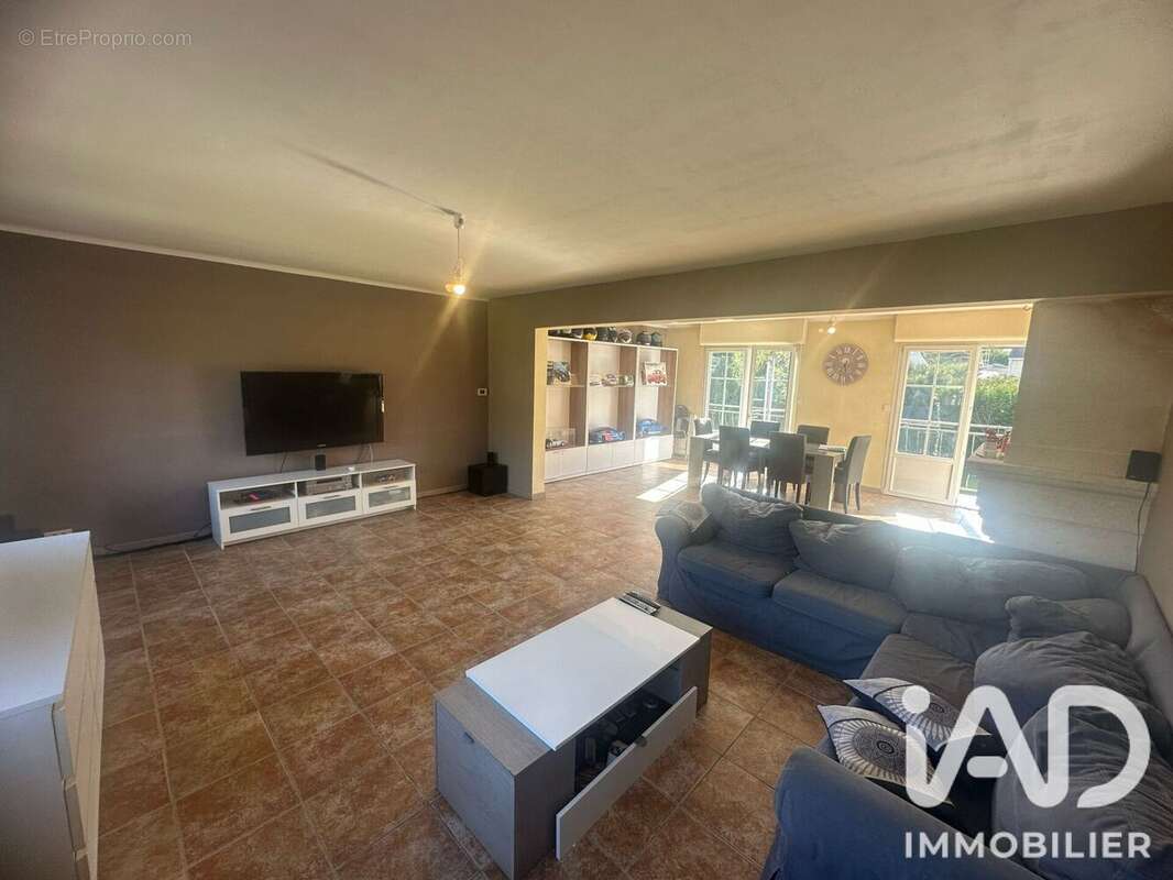 Maison 185 m² à Mortefontaine-En-Thelle  - photo 3