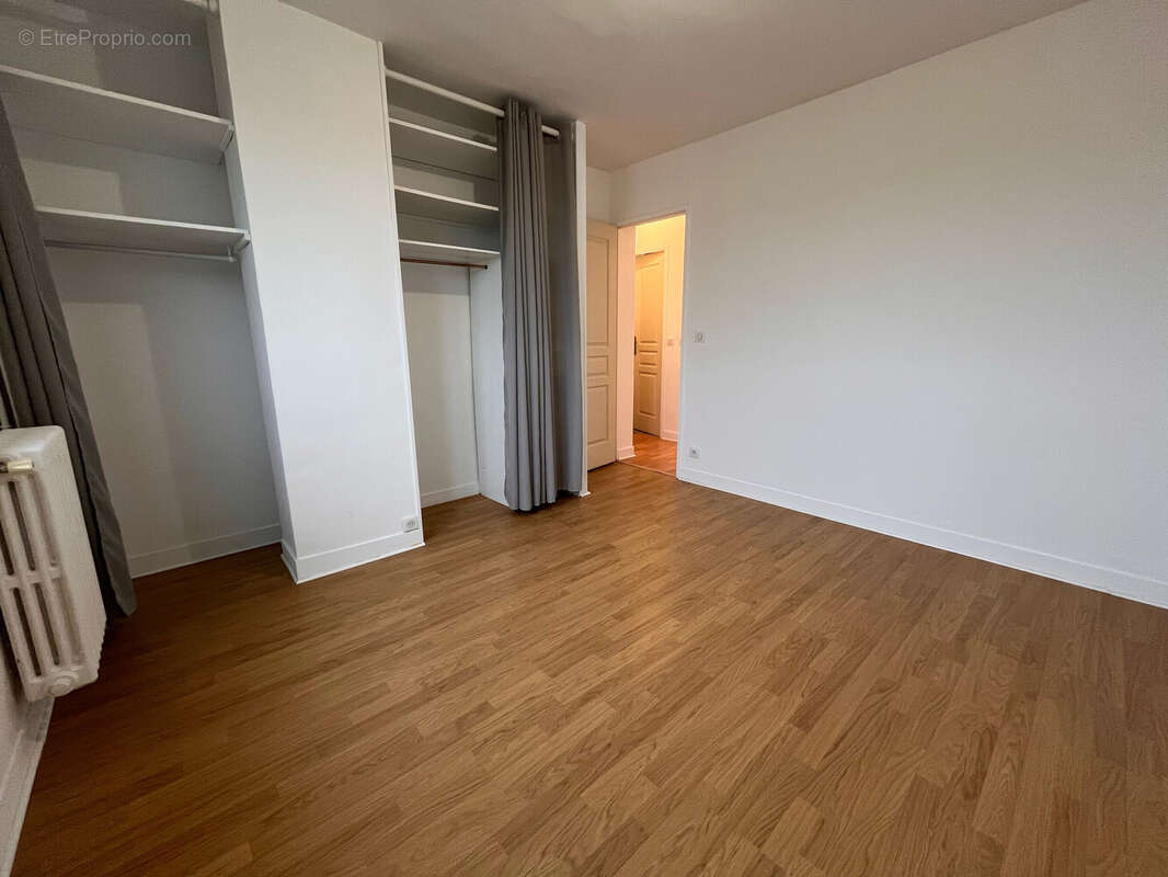 Appartement à LES CLAYES-SOUS-BOIS