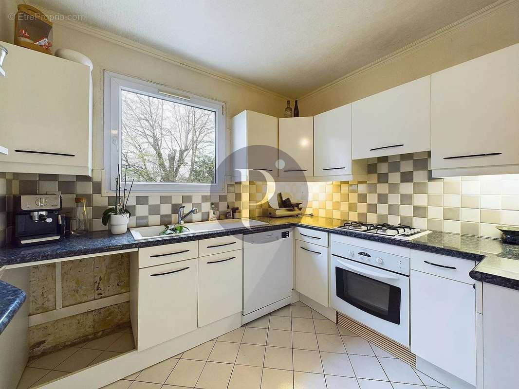 Appartement à FRESNES