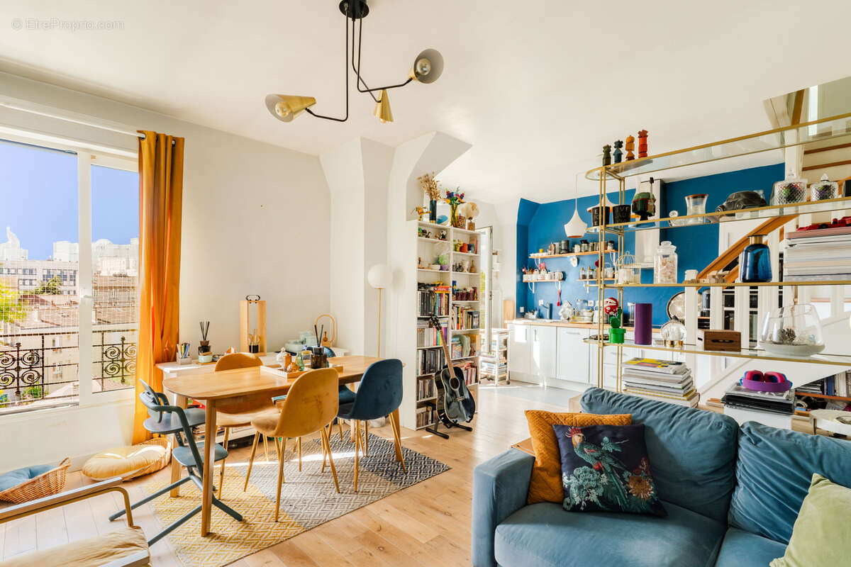 Appartement à LA GARENNE-COLOMBES