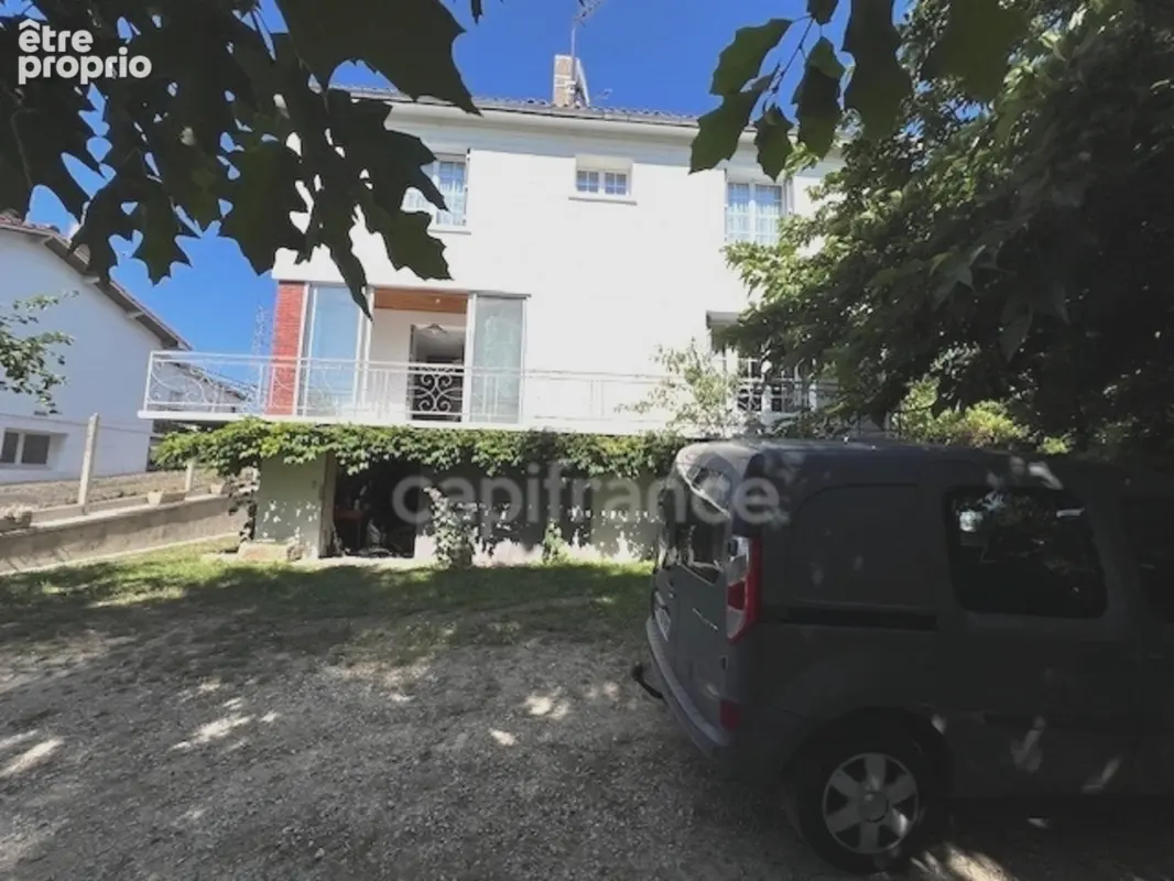 Maison à vendre 8 pièces SAINTES (17) - photo 3