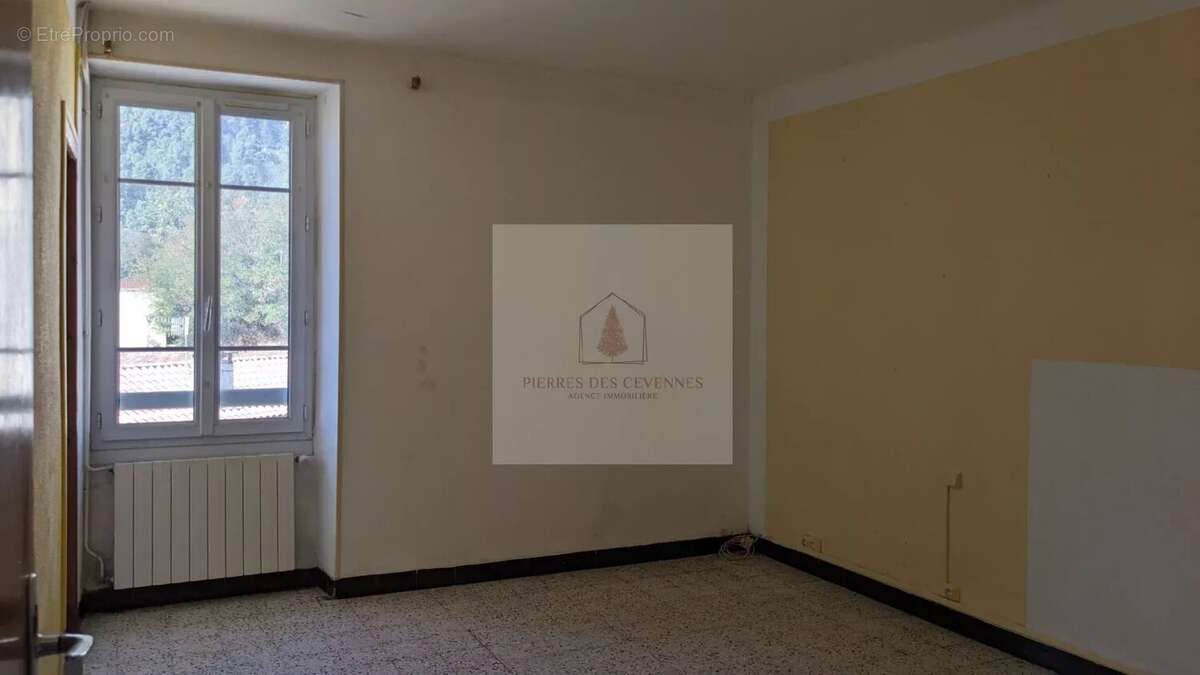 Appartement à LE COLLET-DE-DEZE