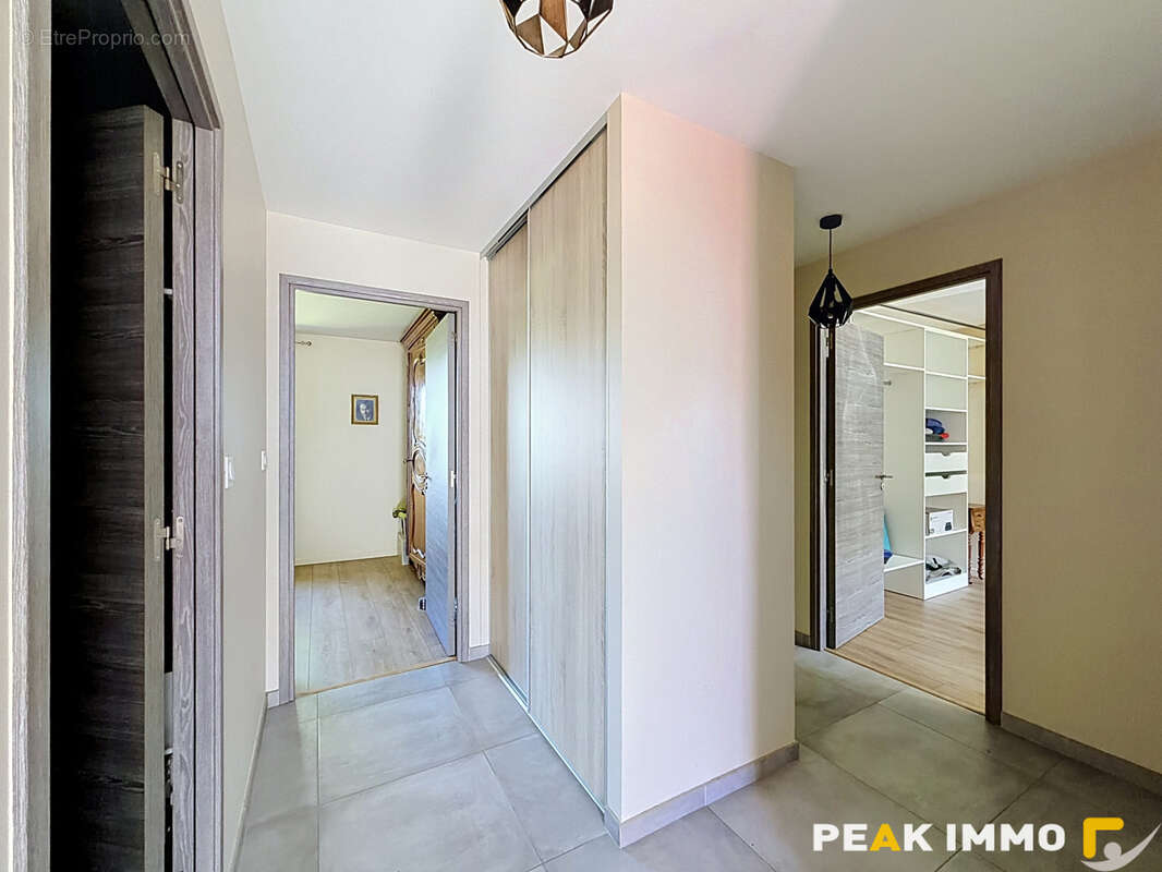 Appartement à PUGNY-CHATENOD
