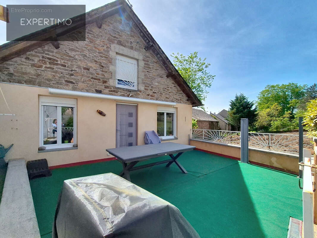 Maison à VILLEFRANCHE-DE-PANAT