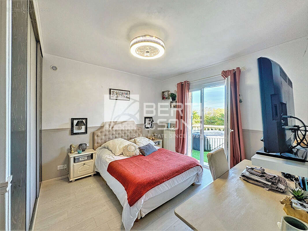 Maison à MANDELIEU-LA-NAPOULE