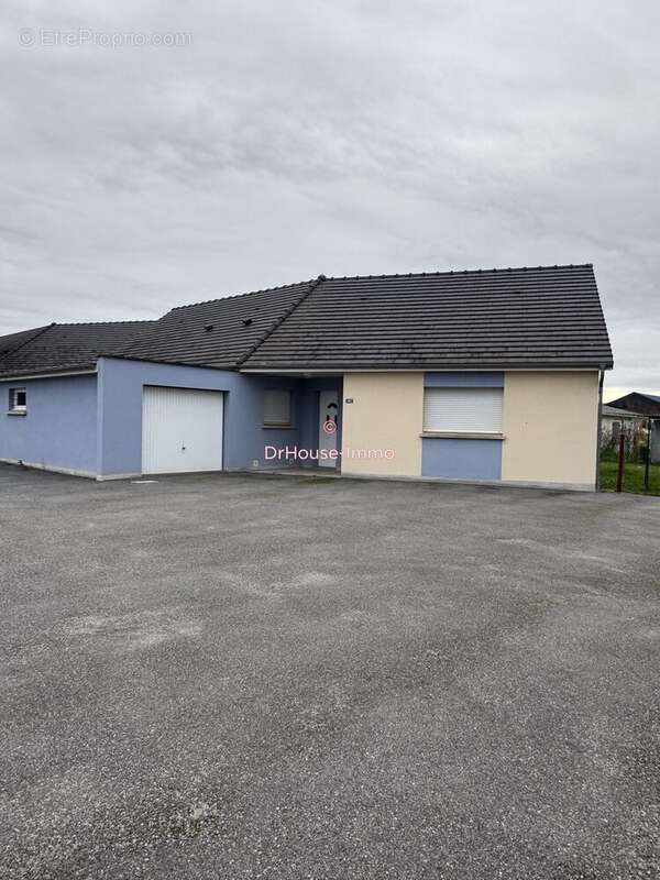 Maison à SAINT-VAAST-D&#039;EQUIQUEVILLE