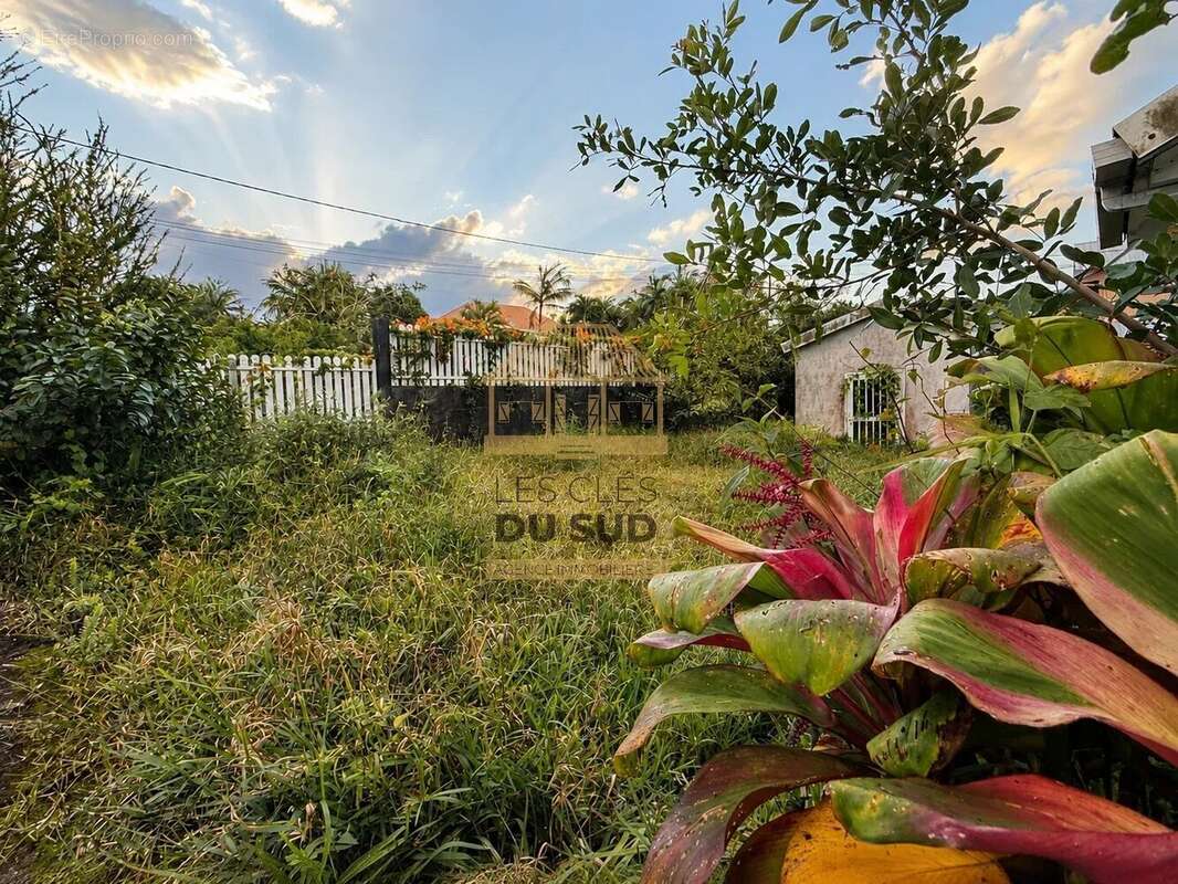 À vendre - maison de type t7  de 210 m² environ - saint-joseph - 197 000€ - photo 7