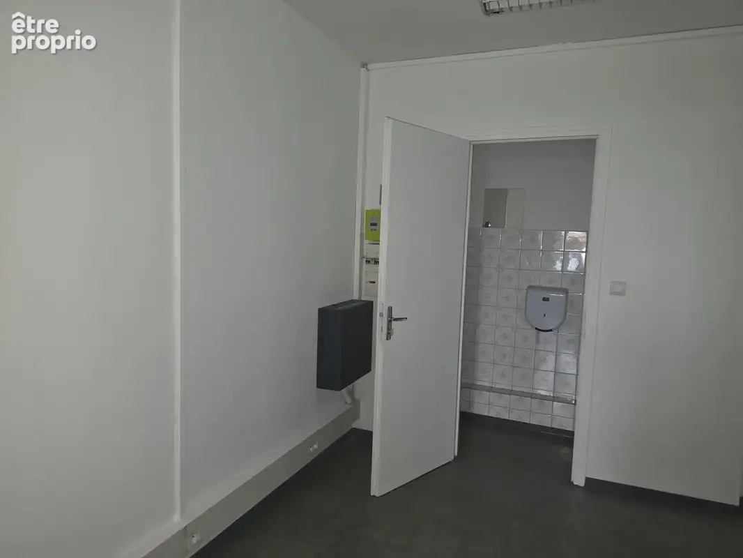 Montpellier local professionnel de 45 m2 - photo 8