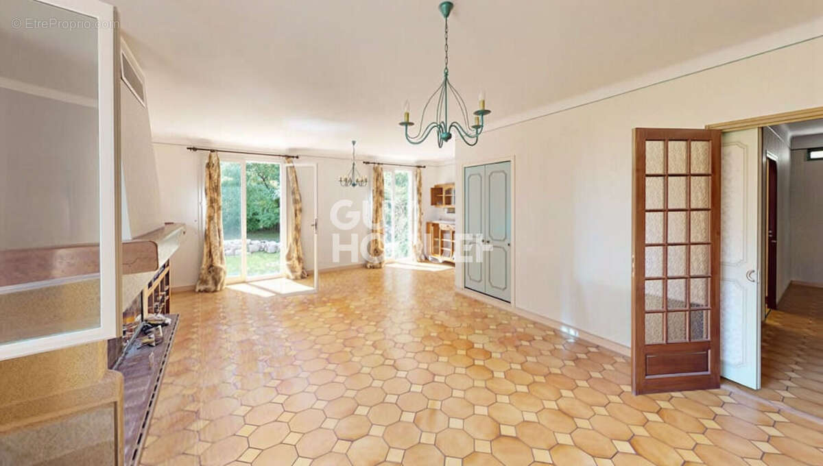 Maison à BAGNOLS-SUR-CEZE