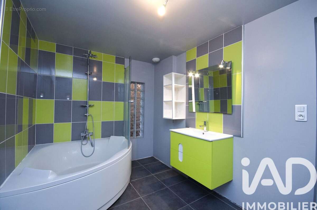 Maison 212 m² à Cernay-En-Dormois  - photo 8