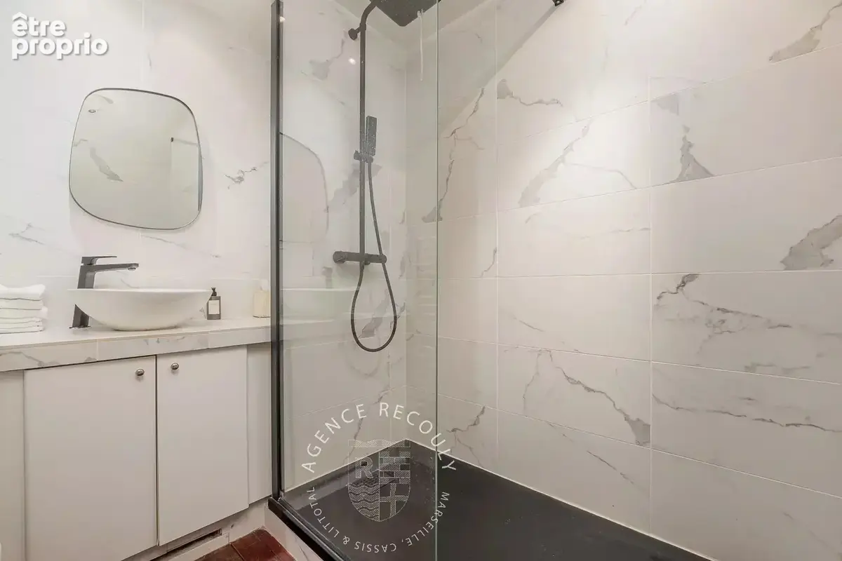 Vieux Port / Appartement Type 4  en première ligne - photo 14