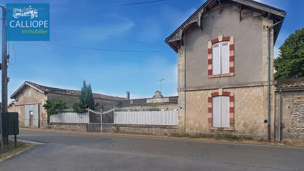Charmant petit chateau a renover - photo 3