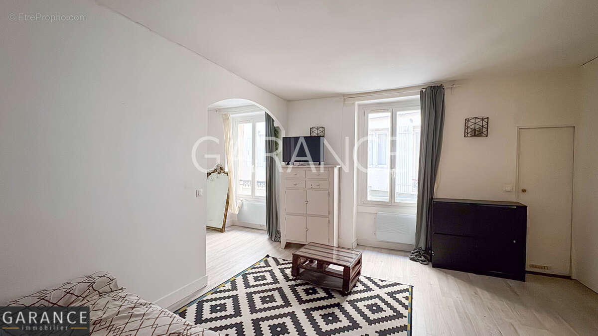 Appartement à PARIS-14E
