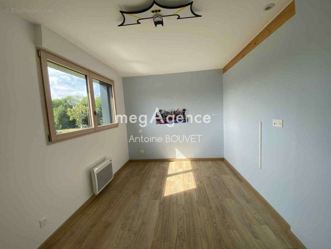Pavillon 7 pieces - 6 chambres - garage - jardin - photo 13