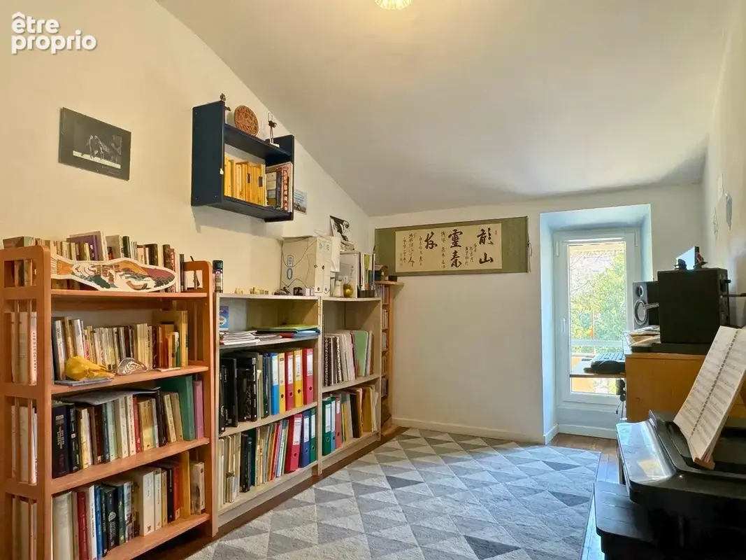 MAISON DE VILLE avec jardin arboré de 260 m2 et garage, à 450 m du Jardin Public ! - photo 14
