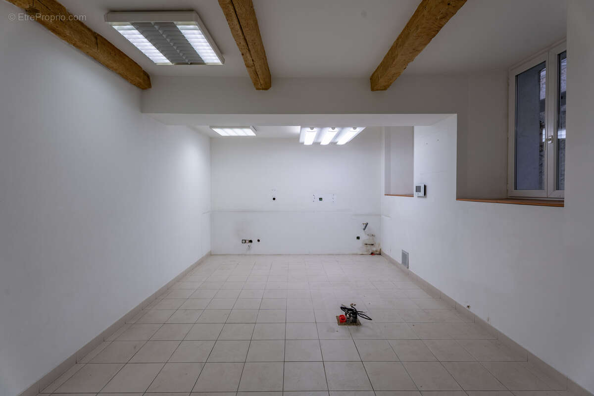 Commerce à MARSEILLE-5E