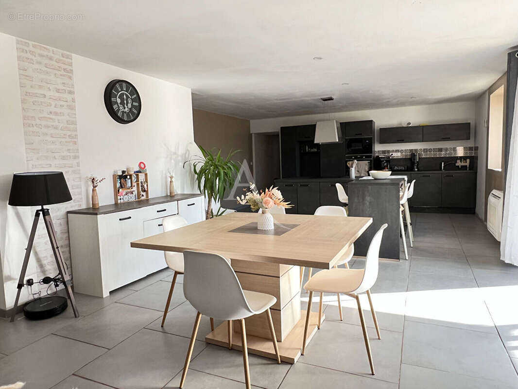 Maison à MOUZEUIL-SAINT-MARTIN