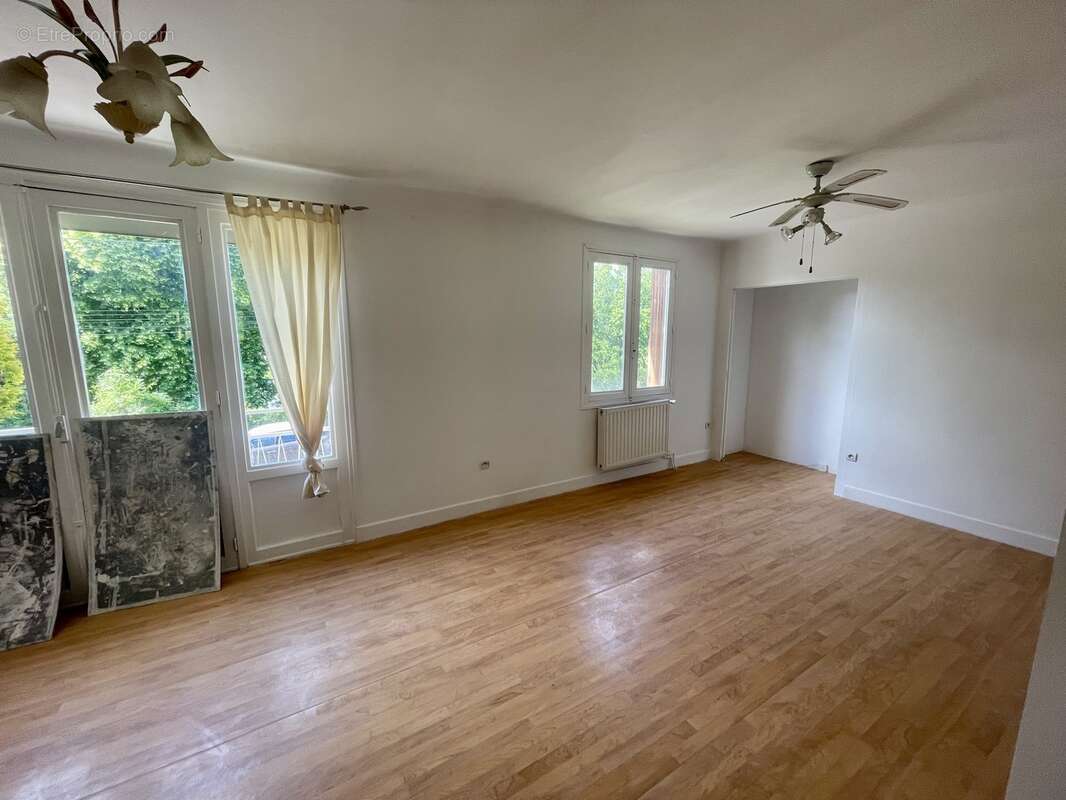 Maison à NOUZONVILLE