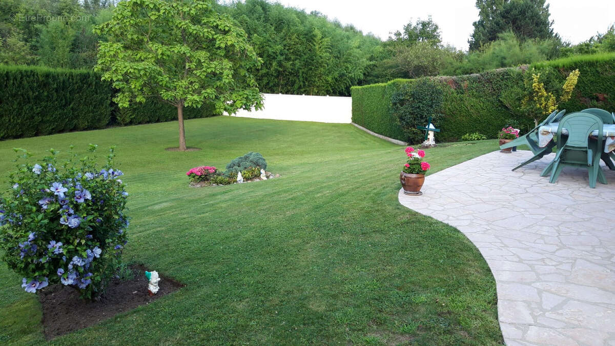 Maison 125 m² à Villeneuve-La-Guyard  - photo 3