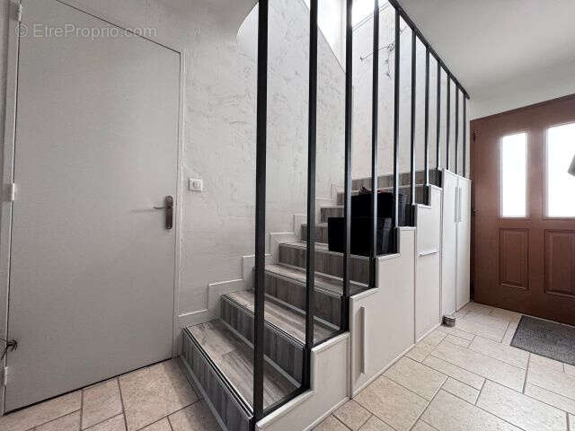 Maison à MEYRARGUES