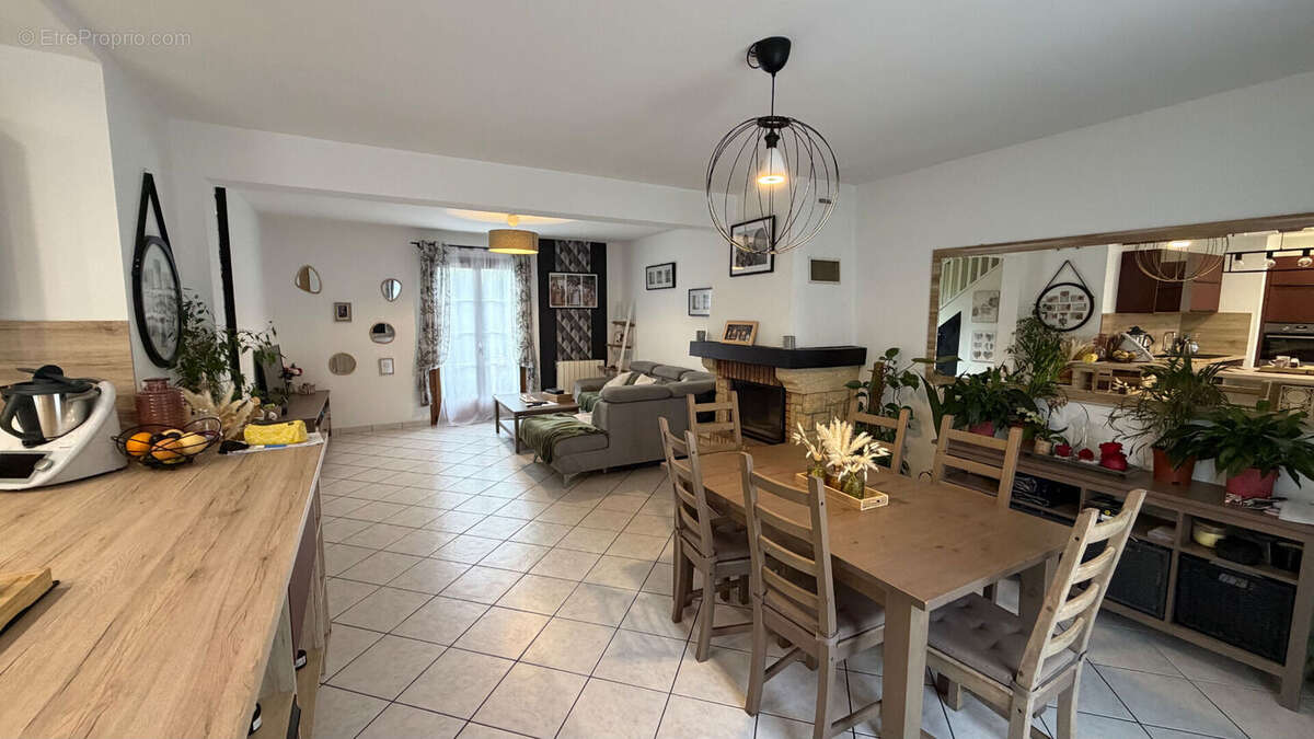 Maison à NEUILLY-EN-THELLE