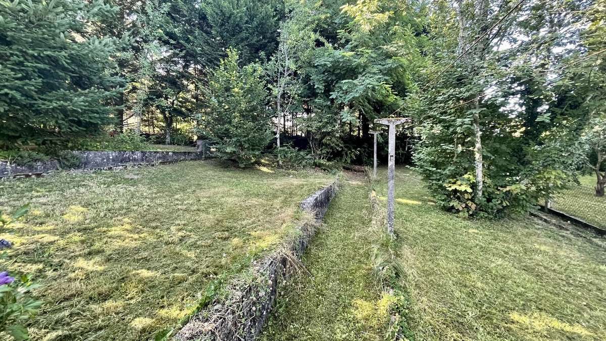 Maison à SAINT-YRIEIX-LA-PERCHE