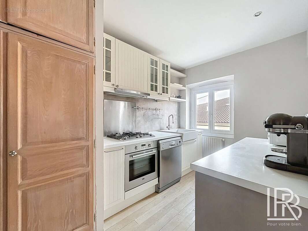 Appartement à MARSEILLE-1E