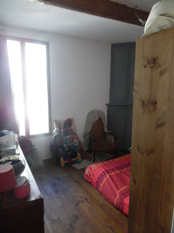 Maison à OPOUL-PERILLOS