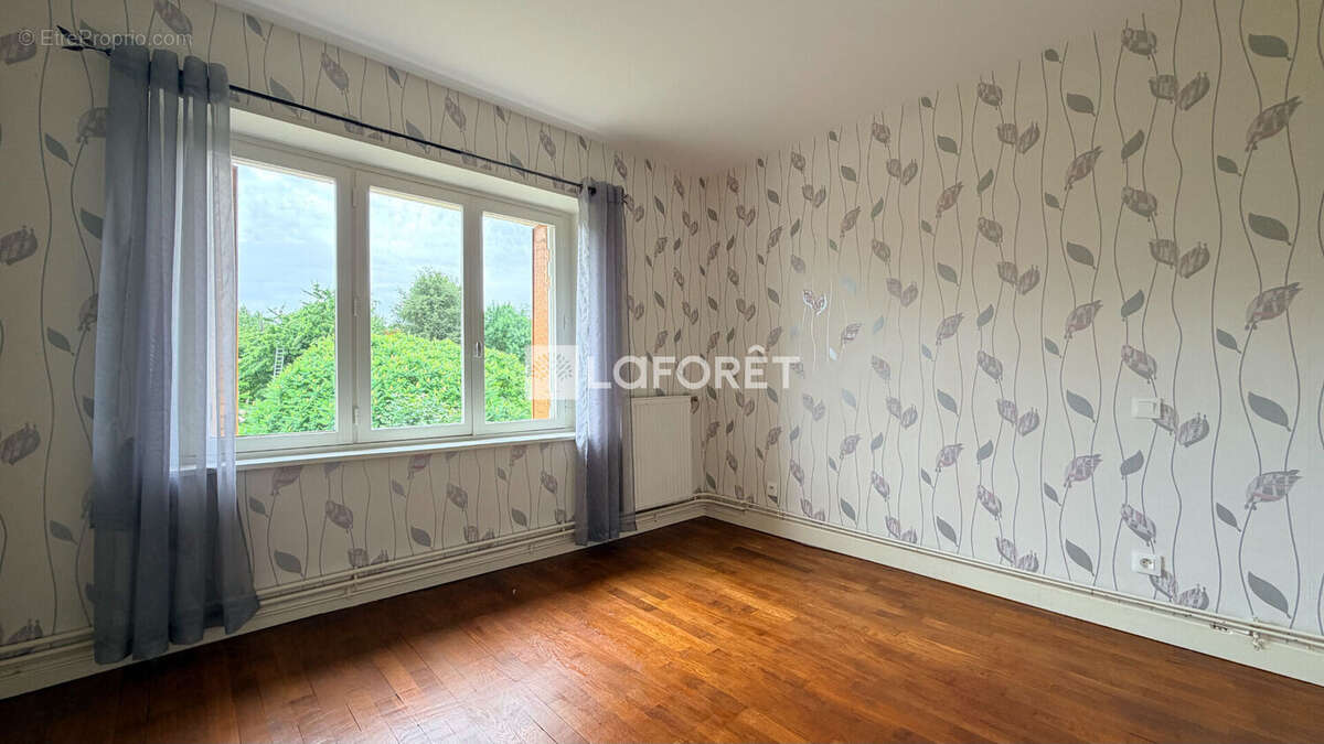 Varennes-en-argonne - 8 pièces - 176 m² - photo 13