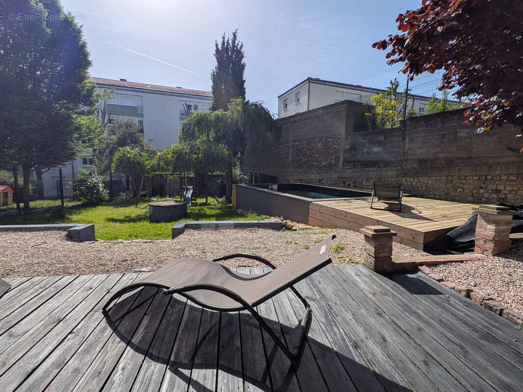 Maison à JARVILLE-LA-MALGRANGE